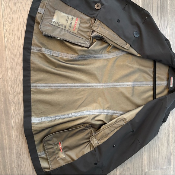 PRADA Gore-Tex Women's Black Double-Breasted Jacket - Picture 9 of 11